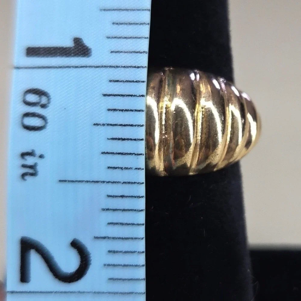 Gold Tone Ribbed Dome Ring Size 6.5 Croissant Statement‎ Band